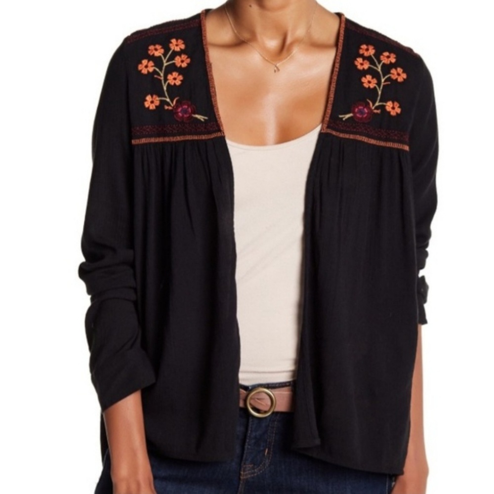 Wild Pearl Embroiderd Cardigan